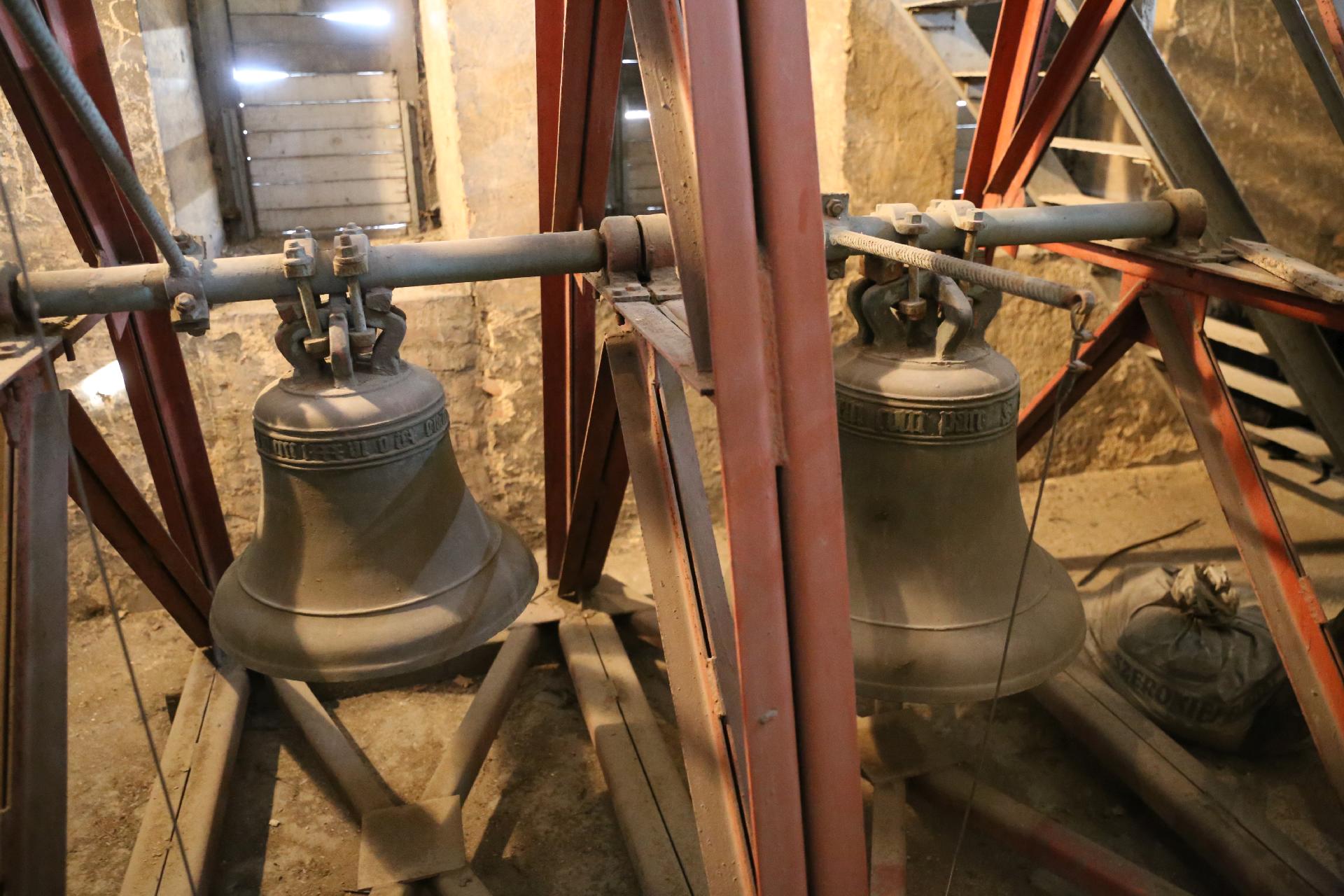 Dzwony z końca XV wieku, znajdujące się na wieży kościoła w Popielowie to prawdopodobnie najstarsze zachowane dzwony w całej archidiecezji katowickiej. Zdj. WacławTroszka                     