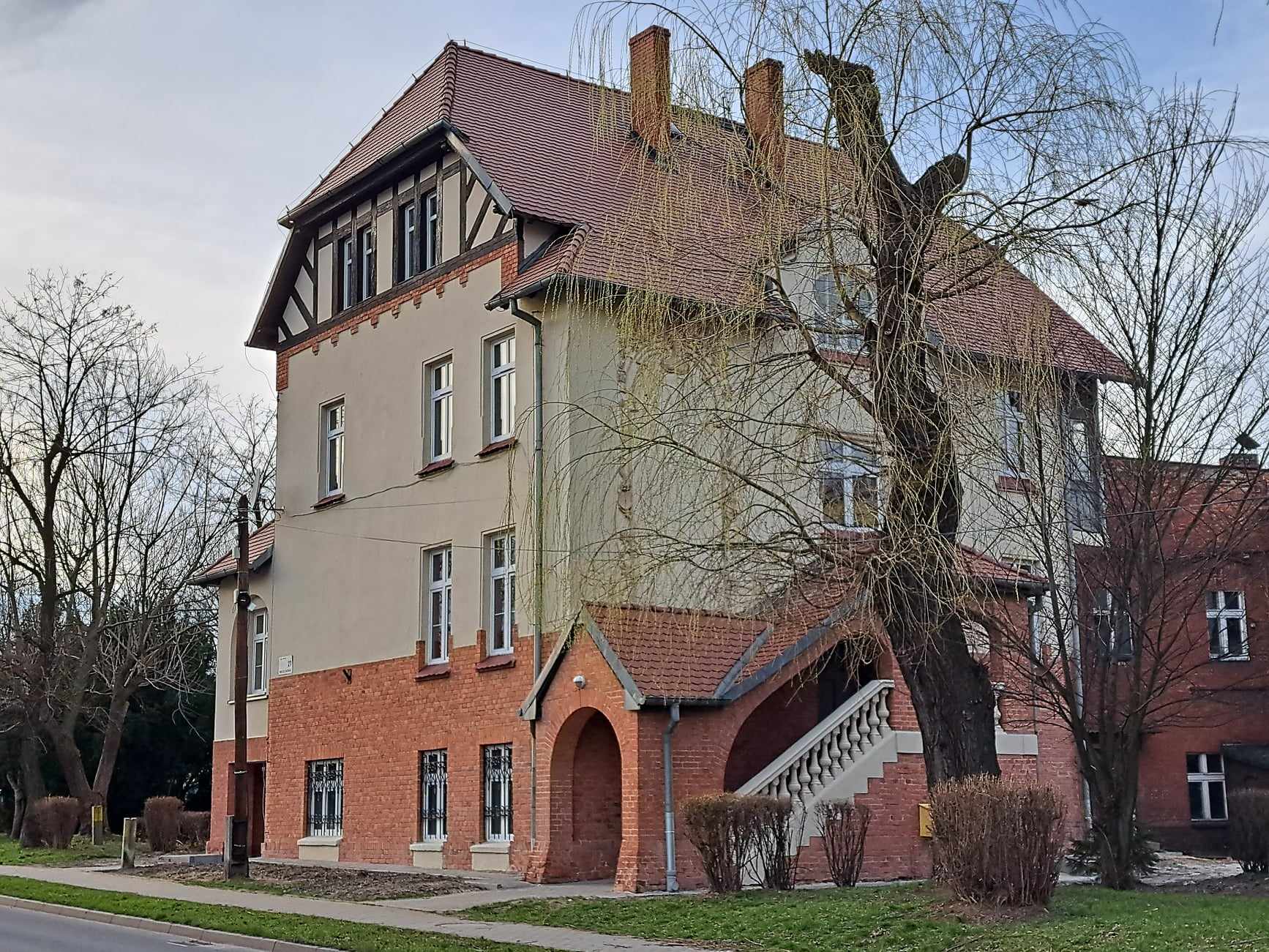 ZGM wyremontuje też pozostałe budynki z czerwonej cegły przy Mikołowskiej