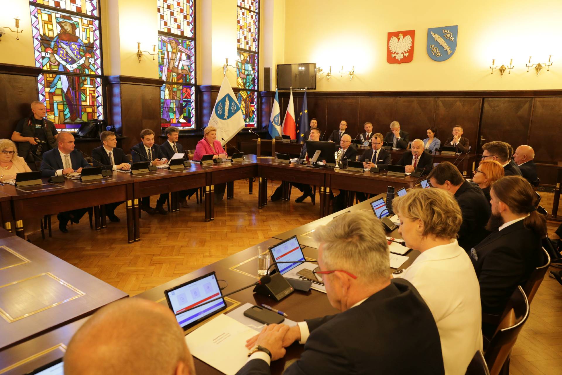 W magistracie odbyła się dzisiaj pierwsza sesja wybranej 7 kwietnia przez mieszkańców nowej, 25-osobowej Rady Miasta Rybnika. Zdj. Wacław Troszka