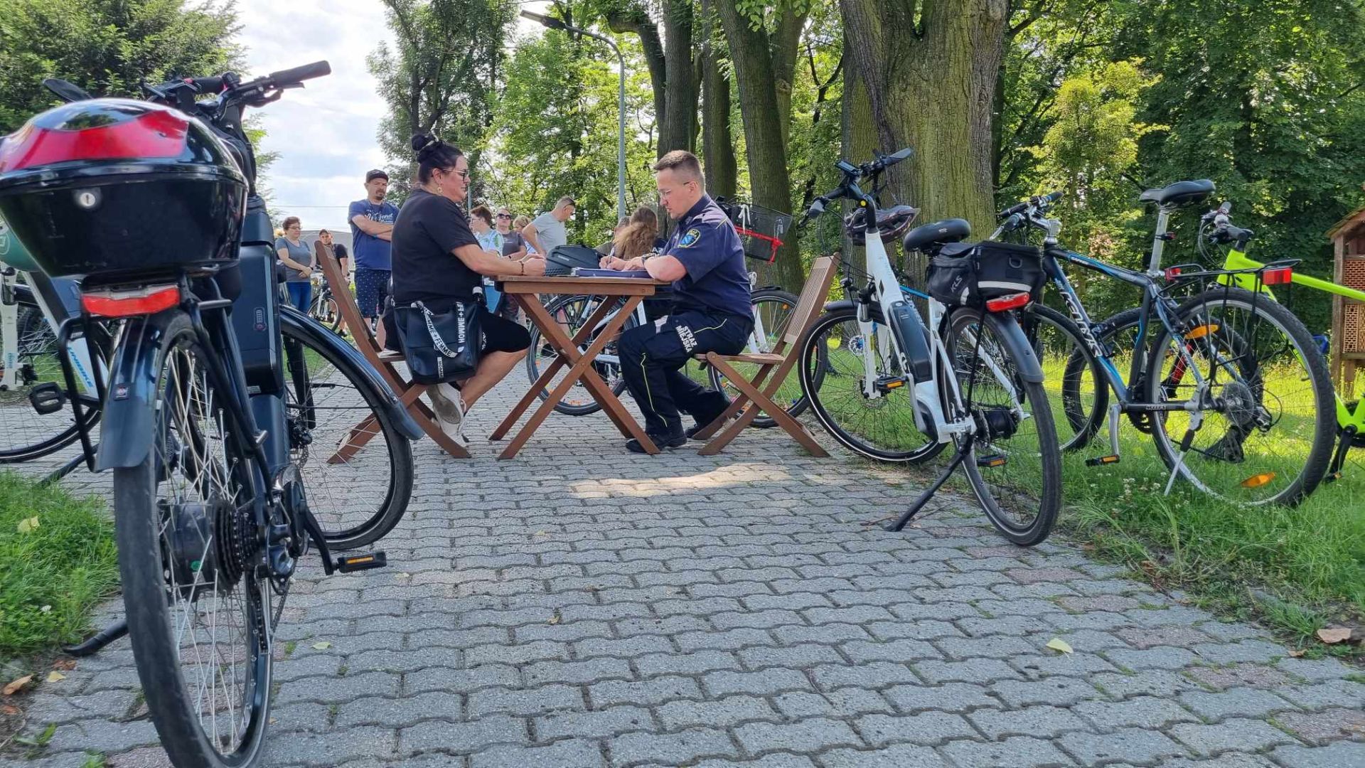 W Boguszowicach pobito rekord oznakowania rowerów podczas jednej akcji.