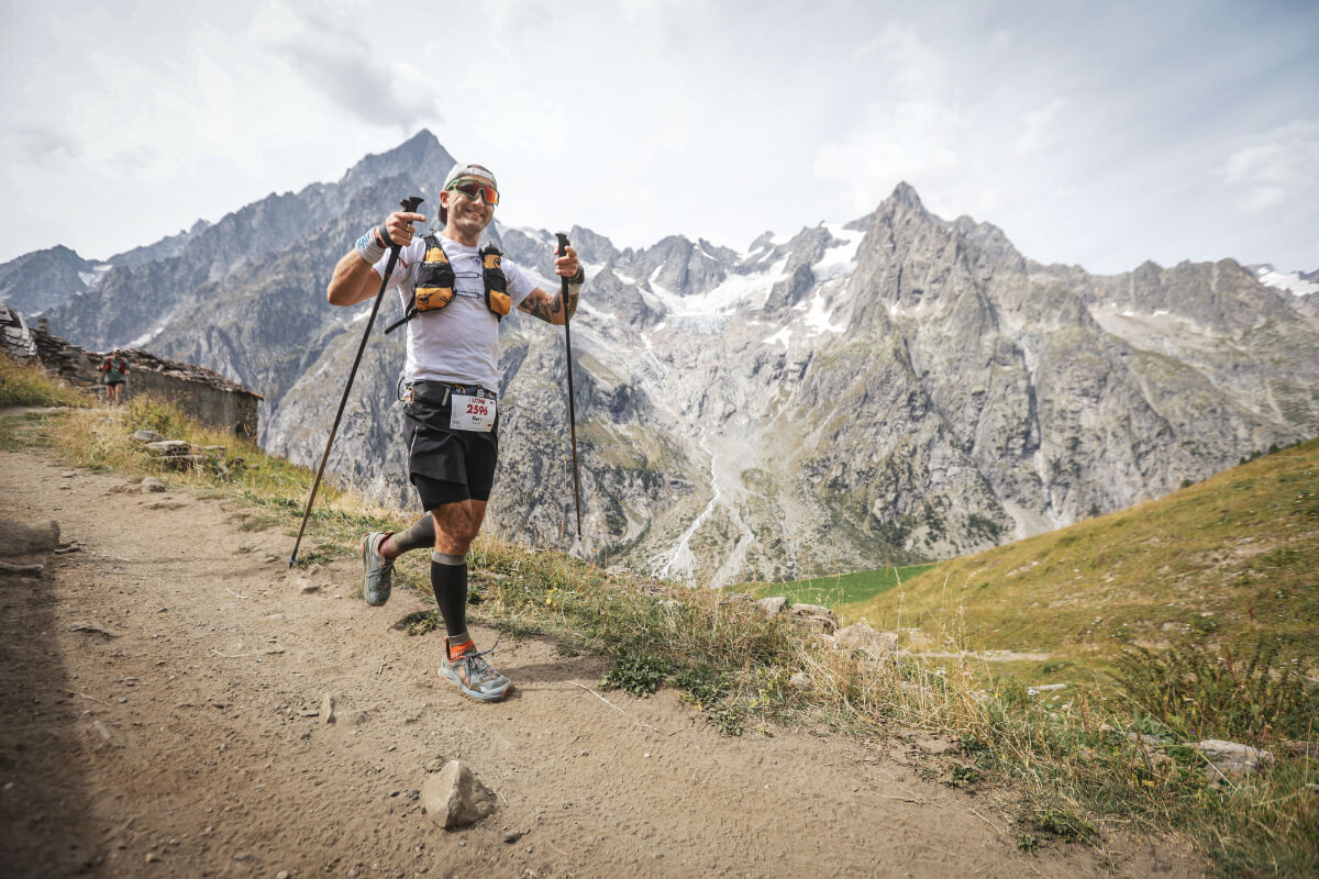 UTMB to prestiżowy ultramaraton wokół Mont Blanc, często określany nieoficjalnie mianem Mistrzostw Świata. Zdj. sportograf.com