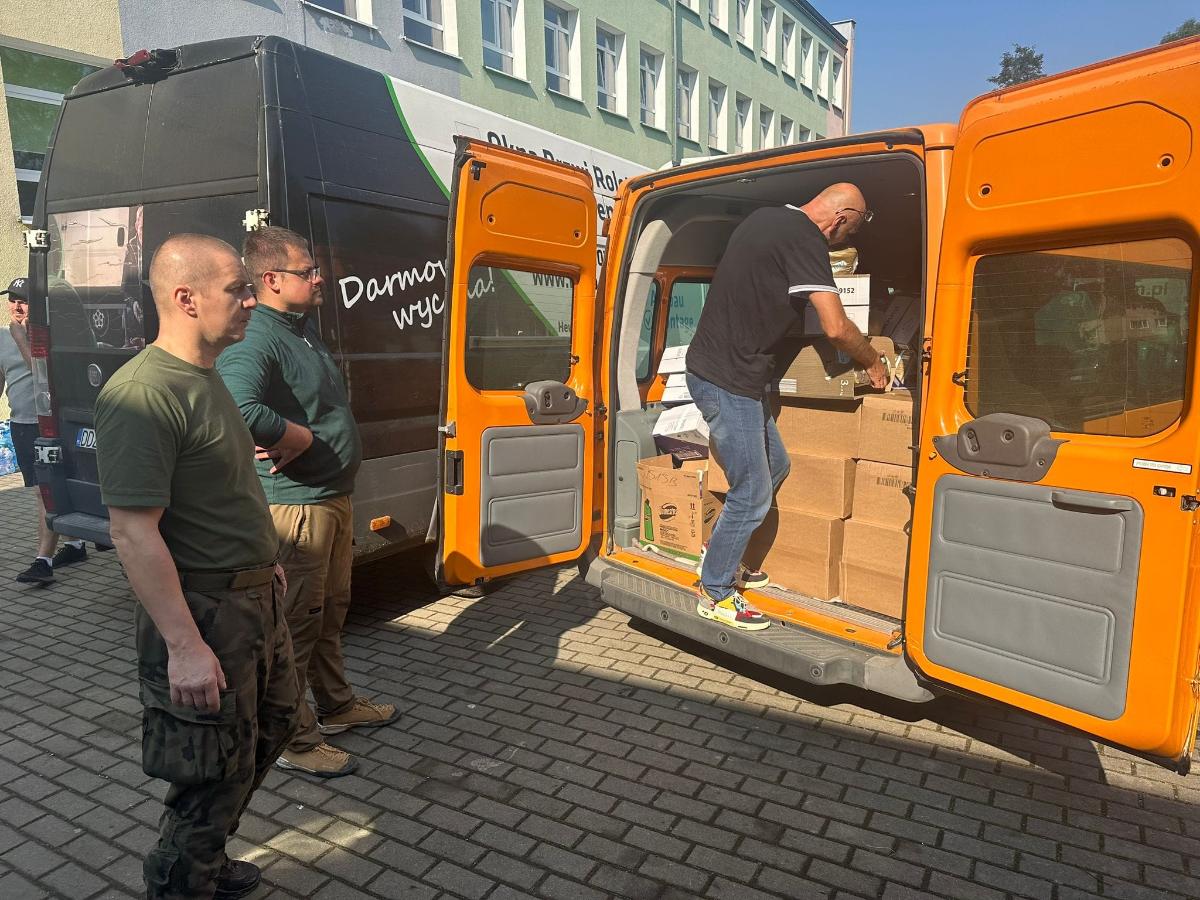 Dary zebrane przez OPS i inne organizacje pojechały m.in. do miejscowości Stronie Śląskie w województwie dolnośląskim. Zdj. OPS Rybnik