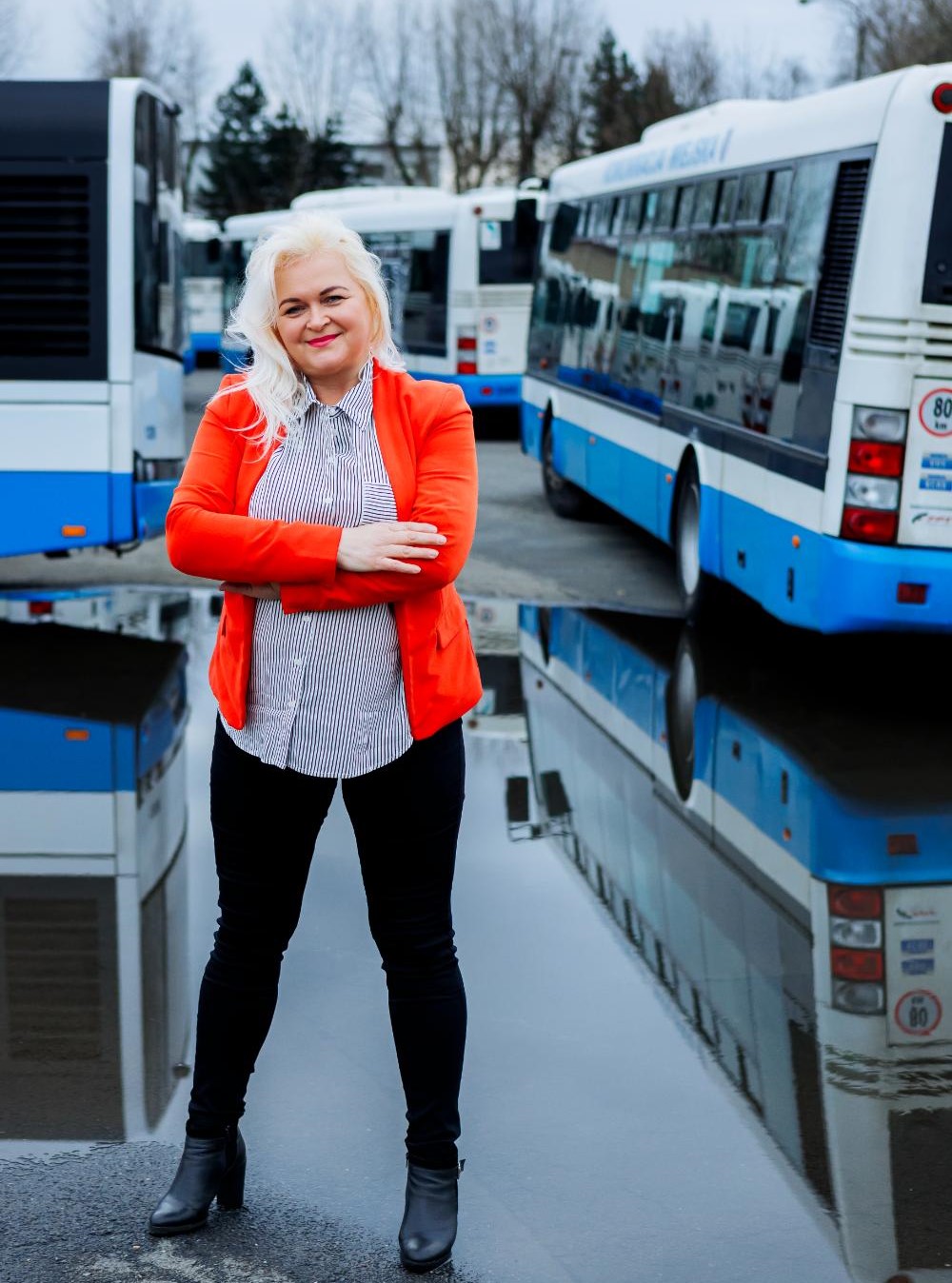 Iwona Gawlik jest jedną z dwóch kobiet z firmy Jutrans, jeżdżących po Rybniku miejskimi autobusami. Najwięcej – 14 kobiet-kierowczyń – ma spółka Komunikacja Miejska Rybnik.