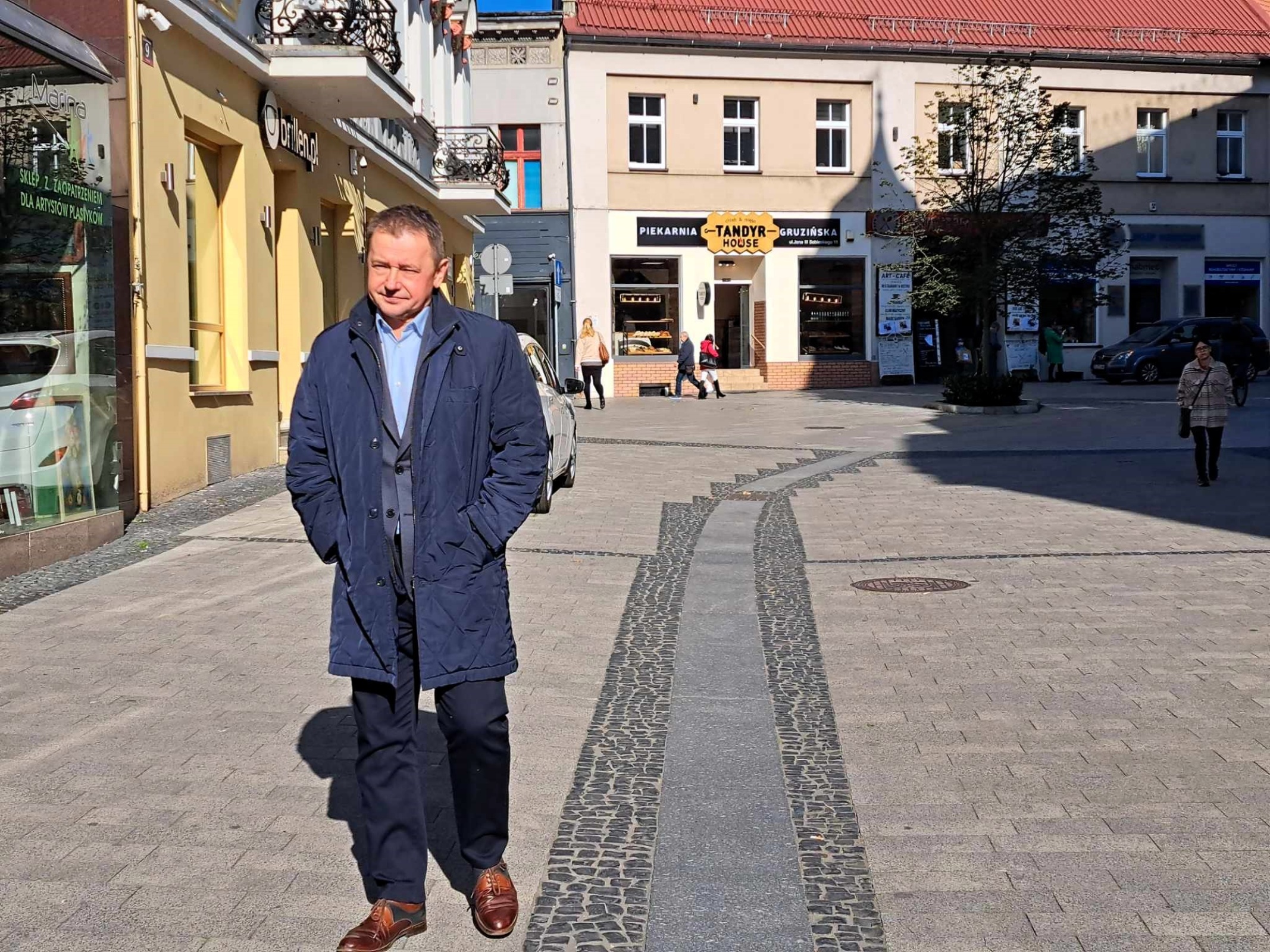 - Mamy gigantyczny problem z elektrownią Rybnik, gdzie decyzje o jej likwidacji zapadły w roku 2020. Teraz trzeba robić wszystko, by z jednej strony zapewnić ciepło systemowe dla dzielnicy Rybnika, a z drugiej być może przesunąć termin zamknięcia elektrowni, chociaż może o 2,5 albo o 3 lata. Trzecia sprawa to zapewnić ludziom odpowiednie świadczenia socjalne, bo wielu osobom niestety grozi bezrobocie – mówił Marek Krząkała, dodając, że Rybniku elektrownia i kopalnie to system naczyń połączonych. Zdj. AK