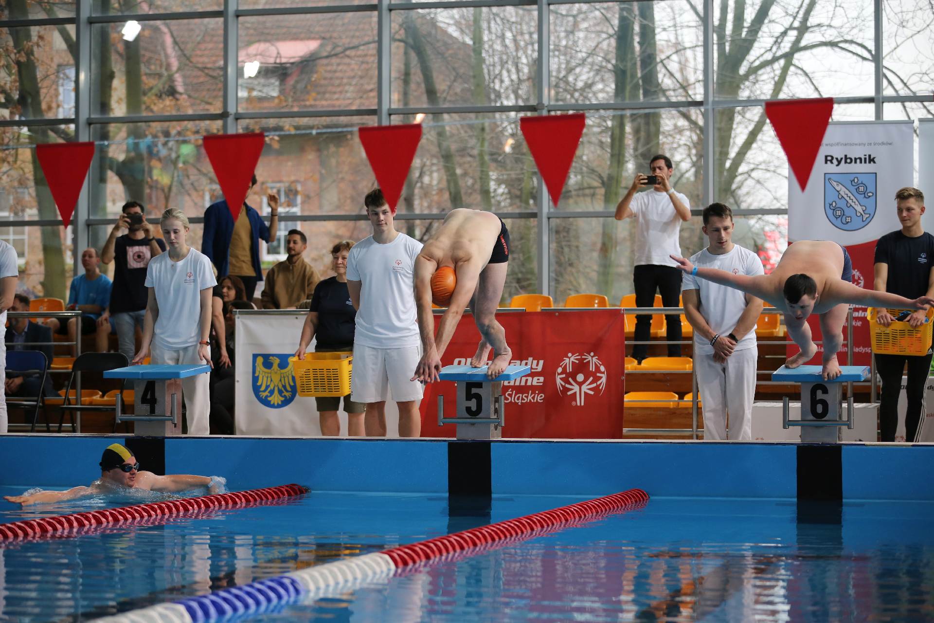 Ogólnopolski mityng pływacki Olimpiad Specjalnych odbędzie się już tradycyjnie na pływalni Akwarium w Boguszowicach ZDj. Wacław Troszka (archiwum)