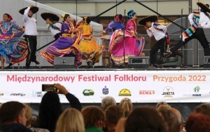 Pierwszy koncert Międzynarodowego Festiwalu Folkloru 