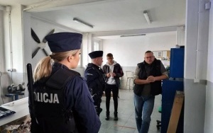 Policja na lotnisku w Gotartowicach (7)