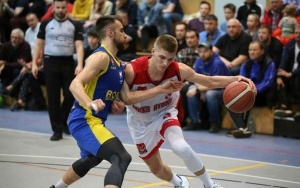 Koszykarze po pięknej walce przegrali z liderem z Katowic (18)