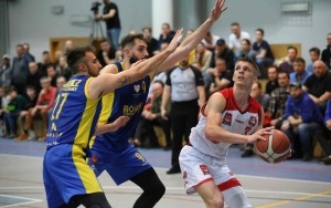 Koszykarze po pięknej walce przegrali z liderem z Katowic (3)