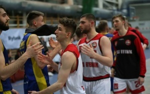 Koszykarze po pięknej walce przegrali z liderem z Katowic (10)