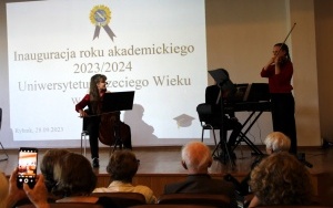 Inauguracja nowego roku akademickiego Uniwersytetu Trzeciego Wieku w Rybniku (17)