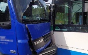 Zderzenie autobusu i tira w Rybniku na Mikołowskiej (2)