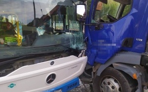 Zderzenie autobusu i tira w Rybniku na Mikołowskiej (3)