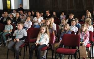 Inauguracja roku akademickiego w Rybnickim Uniwersytecie Dziecięcym (16)