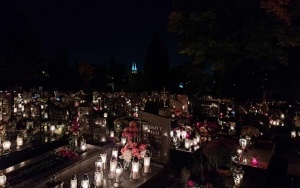 Miliony świateł na cmentarzu w Rybniku (5)