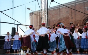 Zespół Pieśni i Tańca „Śląsk” im. Stanisława Hadyny wystąpił na Ignacym w ramach II Festiwalu Górnej Odry.  (4)