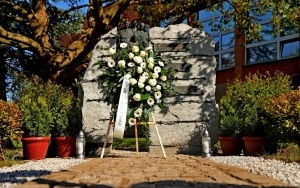 Pomnik ofiar Tragedii Górnośląskiej poświęcono w Rybniku (7)