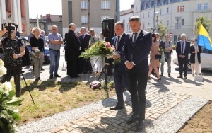 Pomnik ofiar Tragedii Górnośląskiej poświęcono w Rybniku (10)