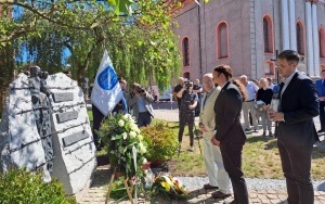 Pomnik ofiar Tragedii Górnośląskiej poświęcono w Rybniku (11)