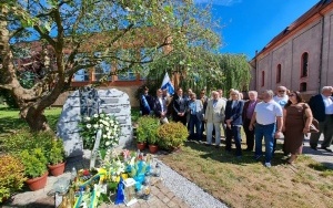 Pomnik ofiar Tragedii Górnośląskiej poświęcono w Rybniku (13)