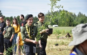Posadzili w Zamysłowie 100 drzew na 100-lecie Hufca ZHP Ziemi Rybnickiej (4)