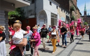 Manifestacja różowych okularów (2)