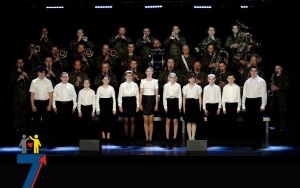 Zaśpiewali z orkiestrą wojskową (14)
