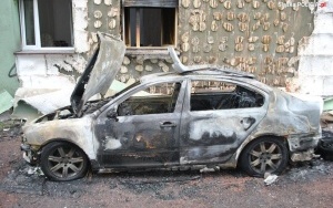 Podpalił taksówkę pod blokiem w Rybniku  (2)