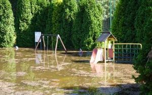 Ruda zalała domy przy ulicy Partyzantów w Rybniku (10)