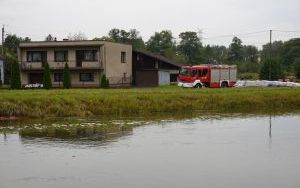 Stodoły uratowane przed falą na Rudzie (5)