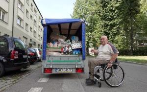 Jarosław Niedziela pomaga powodzianom (1)