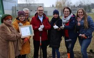 Sadzenie rybnickiego lasu kieszonkowego (3)